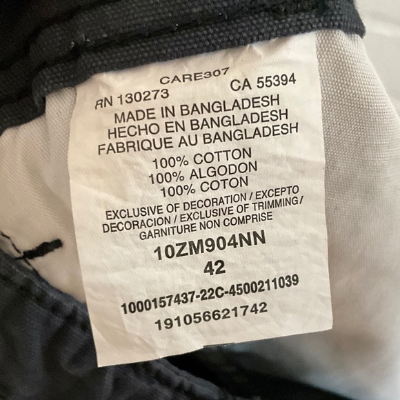 NWT Wrangler Men’s Bermuda shorts Navy Blue Utility Cargo Comfy 42 - Picture 7 of 8